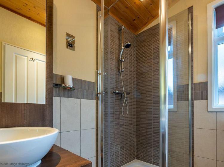 Windermere Retreat - White Cross Bay Holiday Park 外观 照片